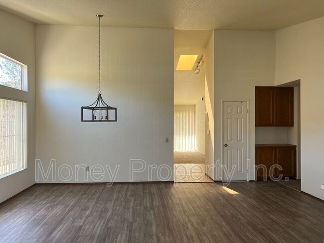 Building Photo - 1766 Bristol Ct