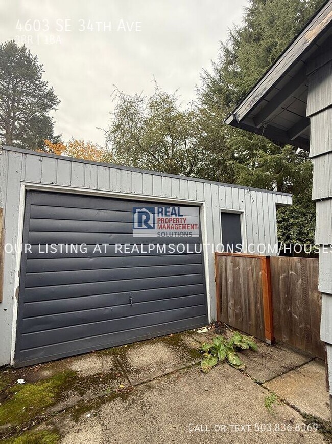 Building Photo - 4603 SE 34th Ave