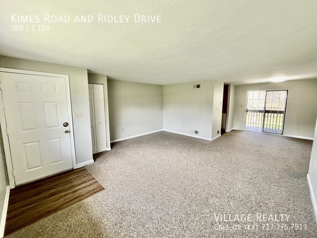 Building Photo - *** Available mid-June! *** Large, remodel...