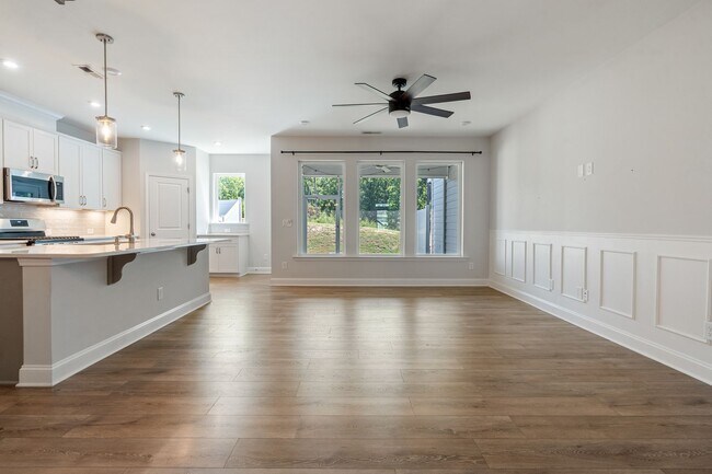 Building Photo - 75 Balfour Run
