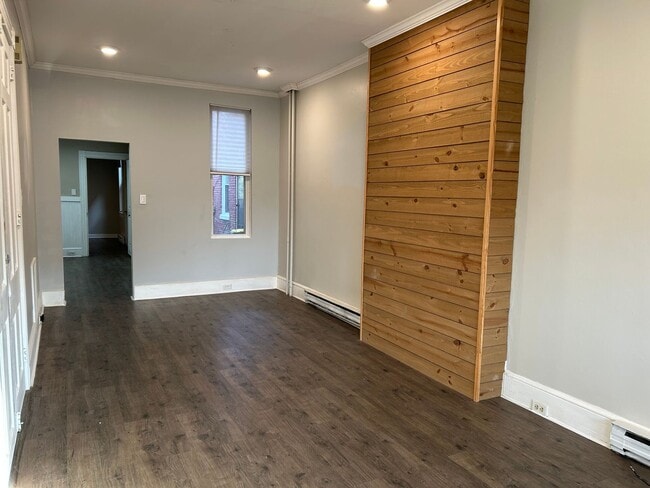 Building Photo - 615 W Orange St