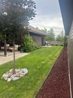 yard - 2130 Hammond Pl E