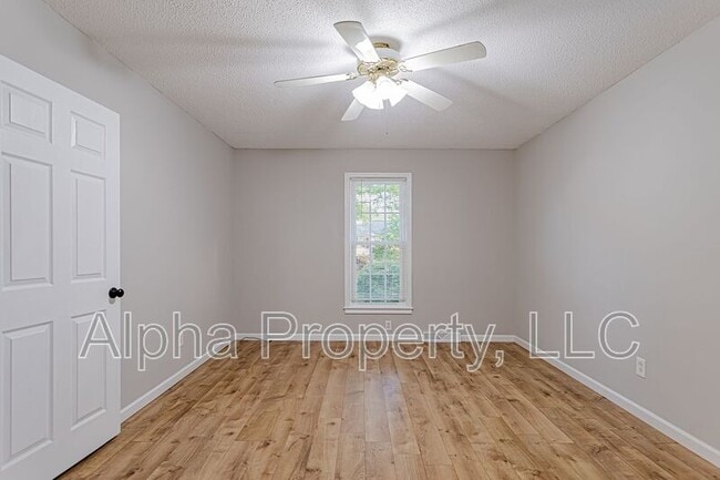 Building Photo - 111 Canebrake Dr