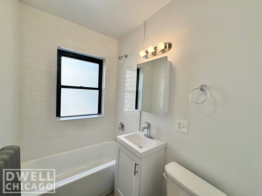 Building Photo - 2327 N Spaulding Ave