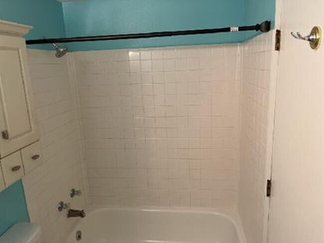 Building Photo - 3 Bed 2.5 Bath Single-Family Home on Cul-De-Sac w/ Large Fenced Backyard, Garage