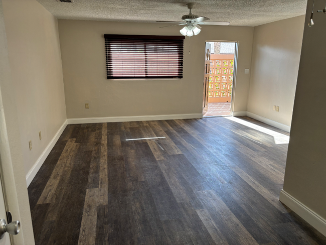 Building Photo - 453 D St