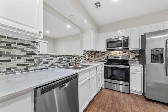 Building Photo - 13314 Goodland Pl