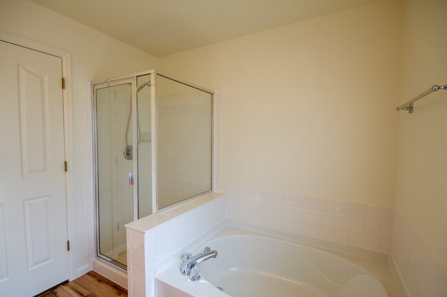 Building Photo - 5747 Jaguar Way