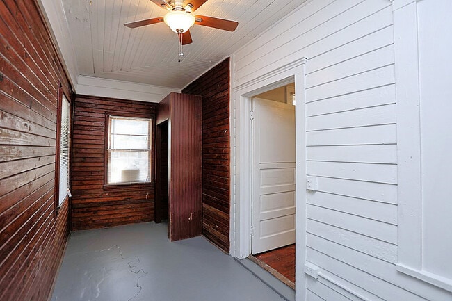 Building Photo - Renovated Single Family