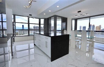 Building Photo - 3530 Mystic Pointe Dr