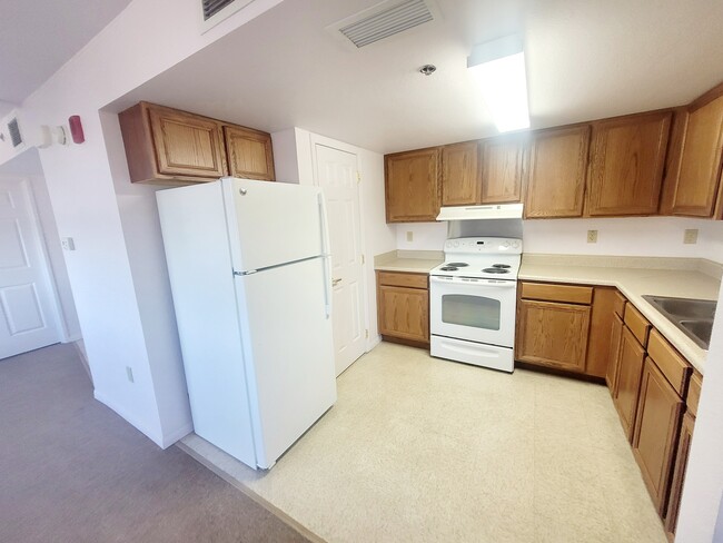 Kitchen - 330 W Court St