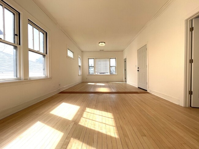 Building Photo - 1321 East Ave