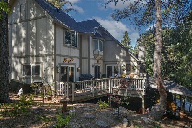 Building Photo - Charming Mountain Retreat across from Golf Course
