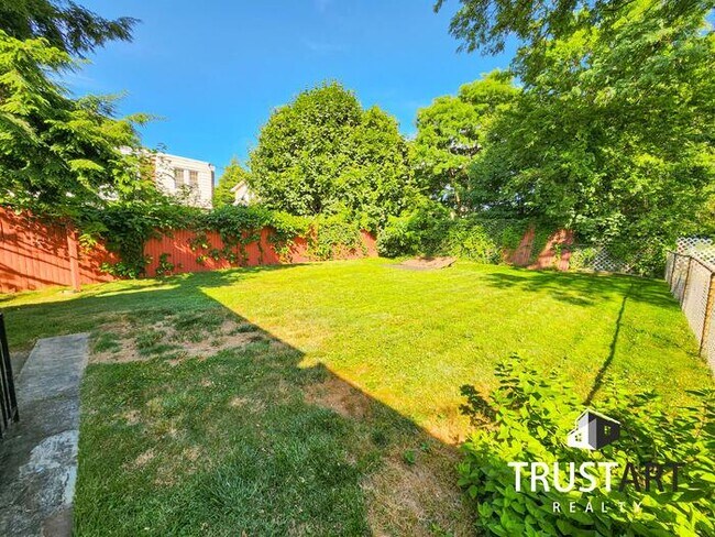 Building Photo - 2-bedroom house in Lawndale North East Phi...
