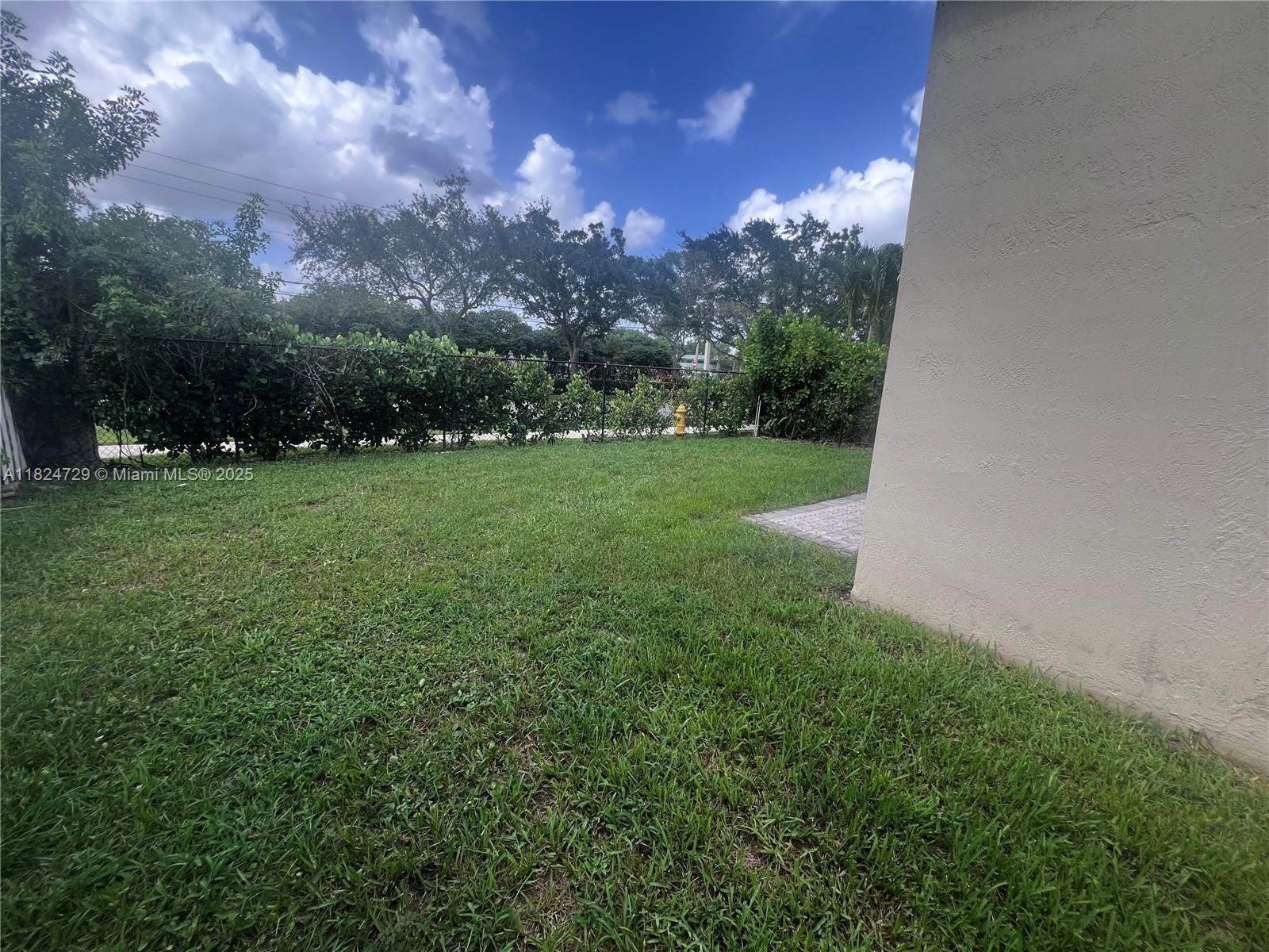 Building Photo - 14909 SW 50th Ct