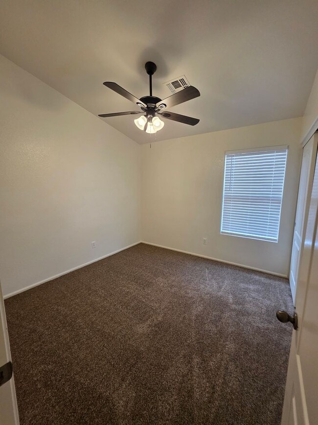 Building Photo - Single Story Large 4 bedroom- Maricopa