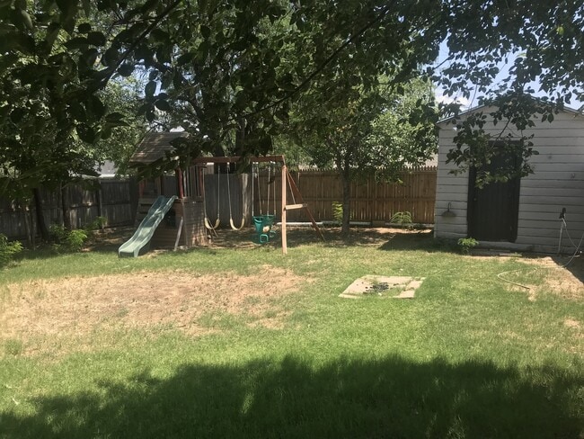Building Photo - 5521 Pinto Ln