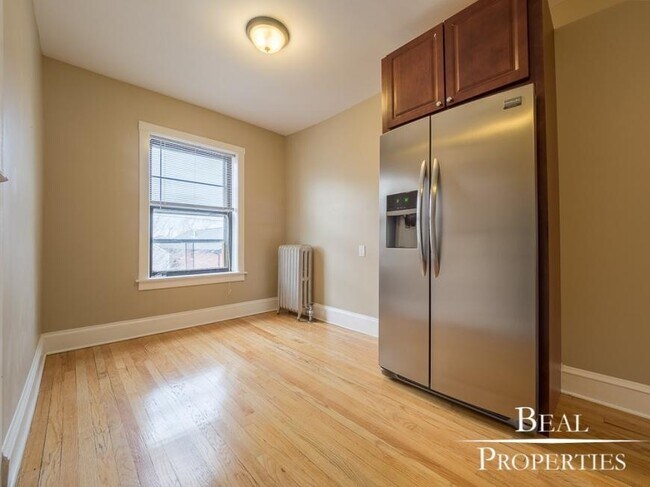 Building Photo - 1 bedroom in CHICAGO IL 60625