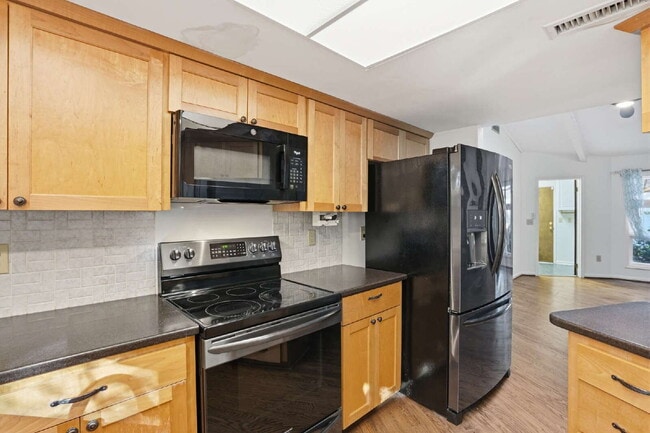 Building Photo - 815 Farm Quarter Rd