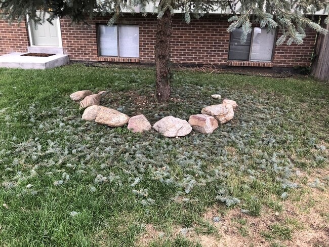 Building Photo - MOVE IN SPECIAL! Cozy 5 bedroom 2 bath Home - Erie