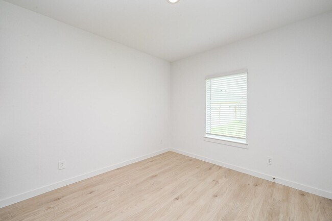 Building Photo - 29946 Gallatin River Ln