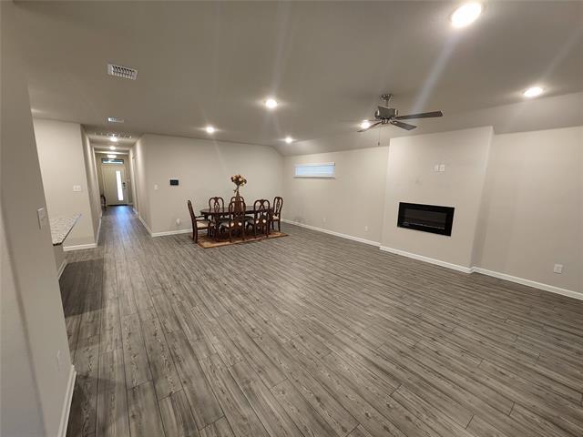 Building Photo - 621 Maple Leaf Way