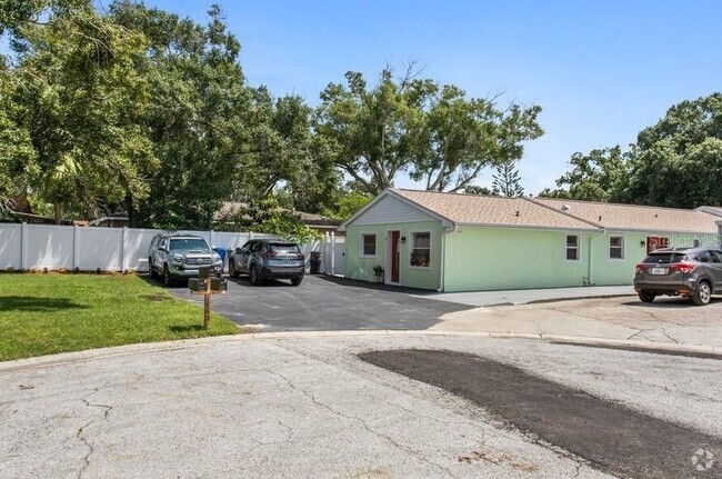 Building Photo - 1760 Ezelle Ave