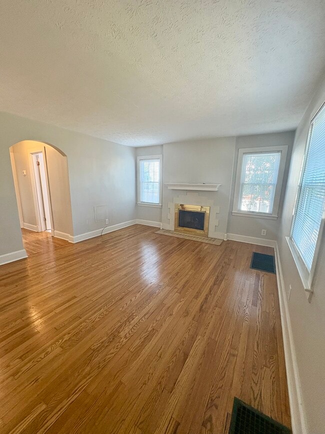Building Photo - 288 Chenoweth Ln