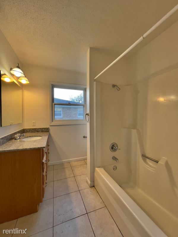 Building Photo - 2 br, 1 bath House - 2038 Austin Dr