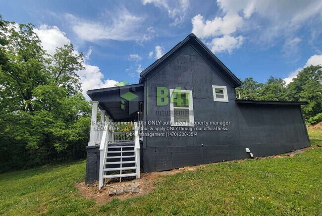 Building Photo - 705 Barnesville St