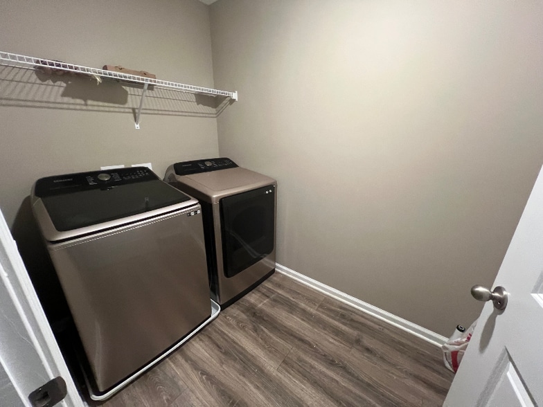 Building Photo - 956 Fred Ln