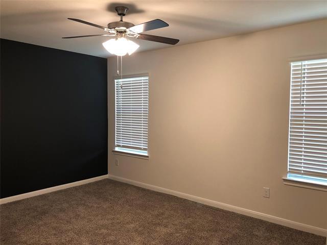 Building Photo - 700 Range Dr