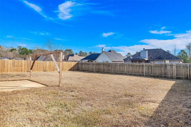 Building Photo - 615 Alex Way