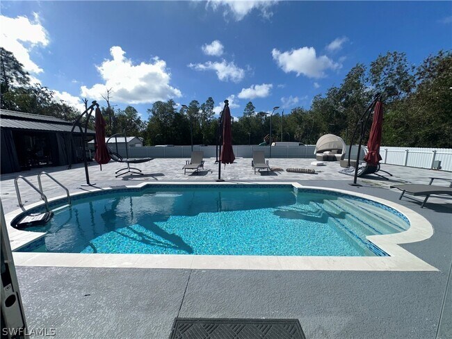 Building Photo - 3417 31st St W