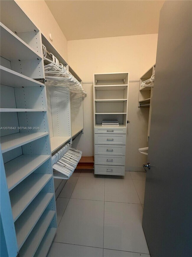 Building Photo - 150 Sunny Isles Blvd