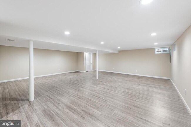 Building Photo - 450 Ridge Run