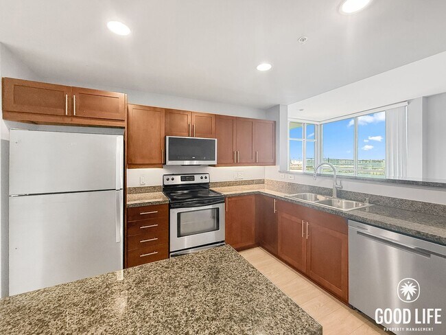 Building Photo - Downtown Luxury Living with AMAZING Petco ...