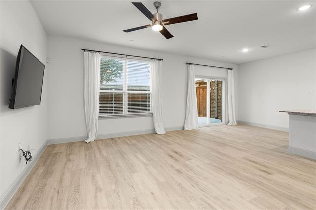 Building Photo - 988 Emil Pl