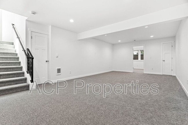 Building Photo - 1318 Bradley Ct