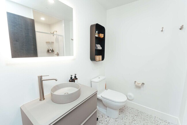 Building Photo - 1911 3rd Ave N