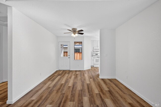 Building Photo - 663 Spring Ln