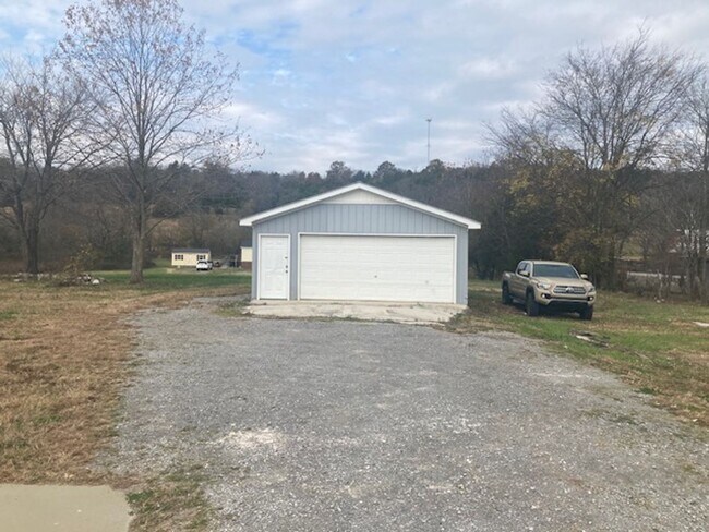 Building Photo - Auburntown TN - 1700 SF, 3BR/2BA, Full Basement, 2 Car Garage, 1 Acre