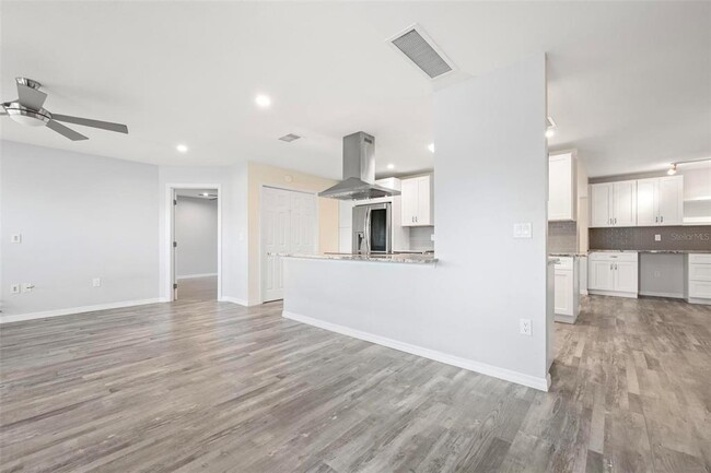 Building Photo - 1804 Oak View Dr