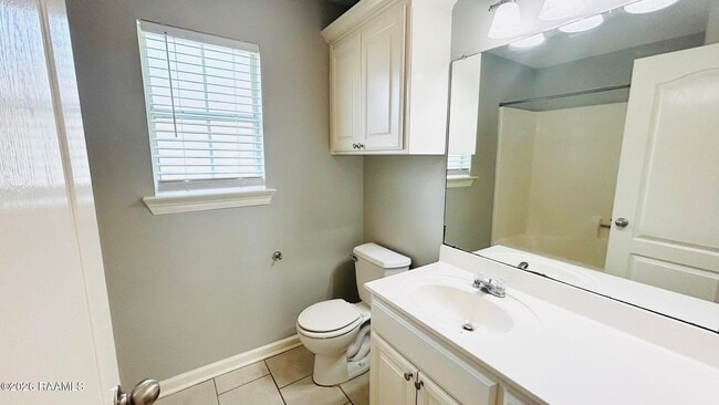 Building Photo - 18012 Woodhaven Dr