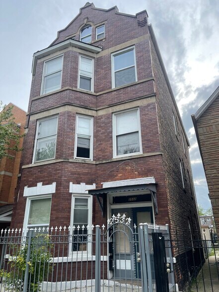 Building Photo - 2532 S Albany Ave