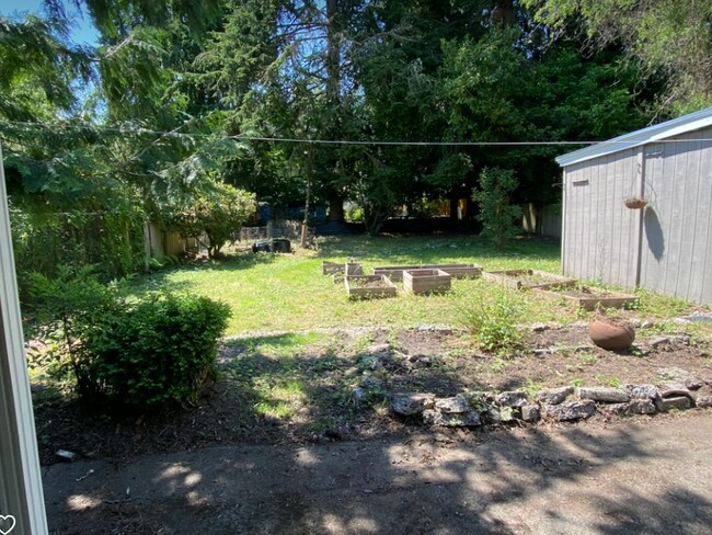 Building Photo - 11017 31st Ave NE