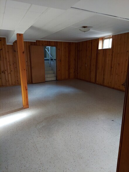 Building Photo - 2883 Charing Rd