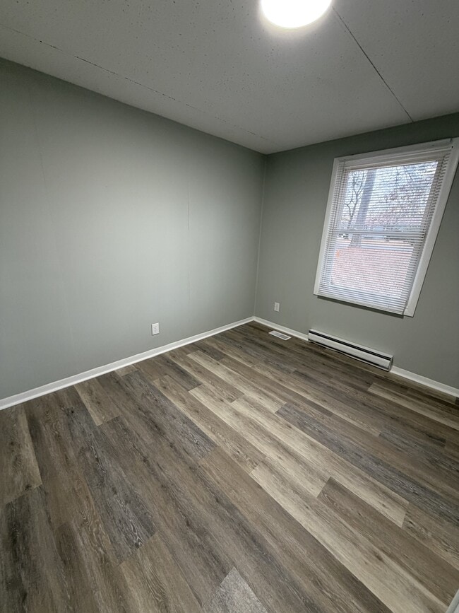 Building Photo - 30554 Cannon Dr