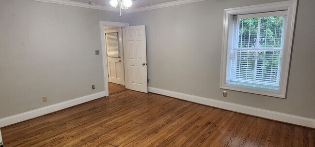 Building Photo - Hidden Gem for Rent in Highland Park!!