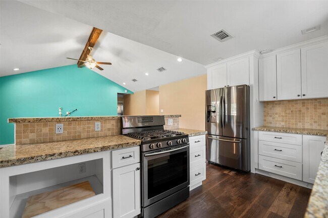 Building Photo - 13114 Pantano Dr